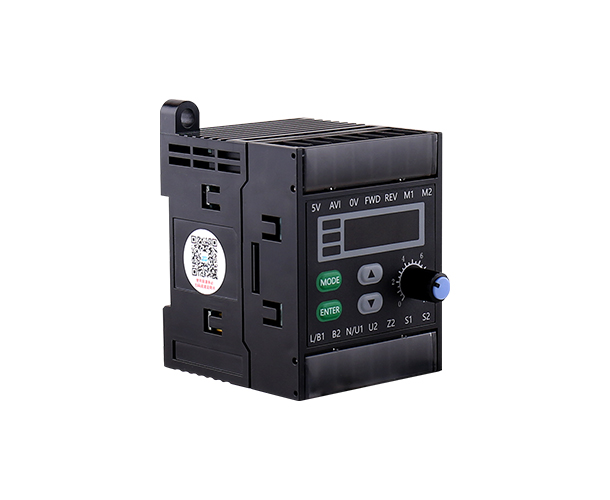 供電220V，支持50Hz與60Hz